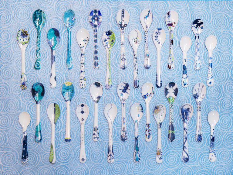 スプーン　磁器　上絵付け