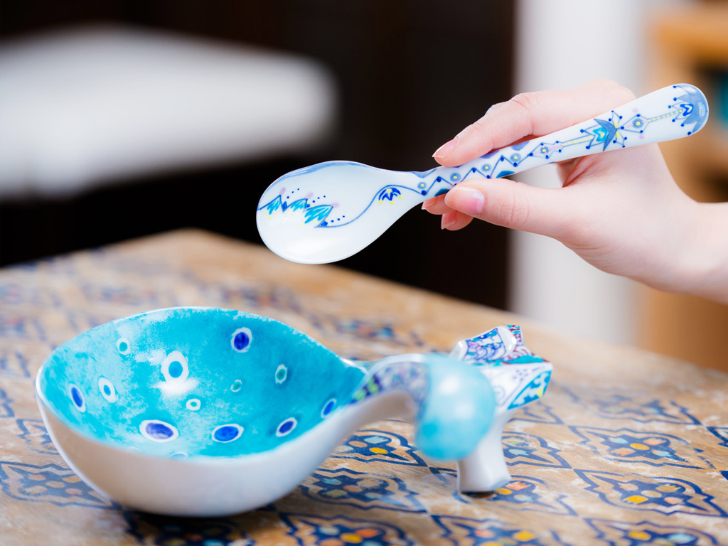 スプーン　磁器　上絵付け